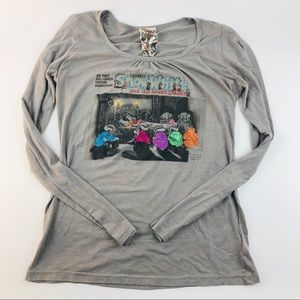 Disney 2x Kingdom Couture Snow White Gray top